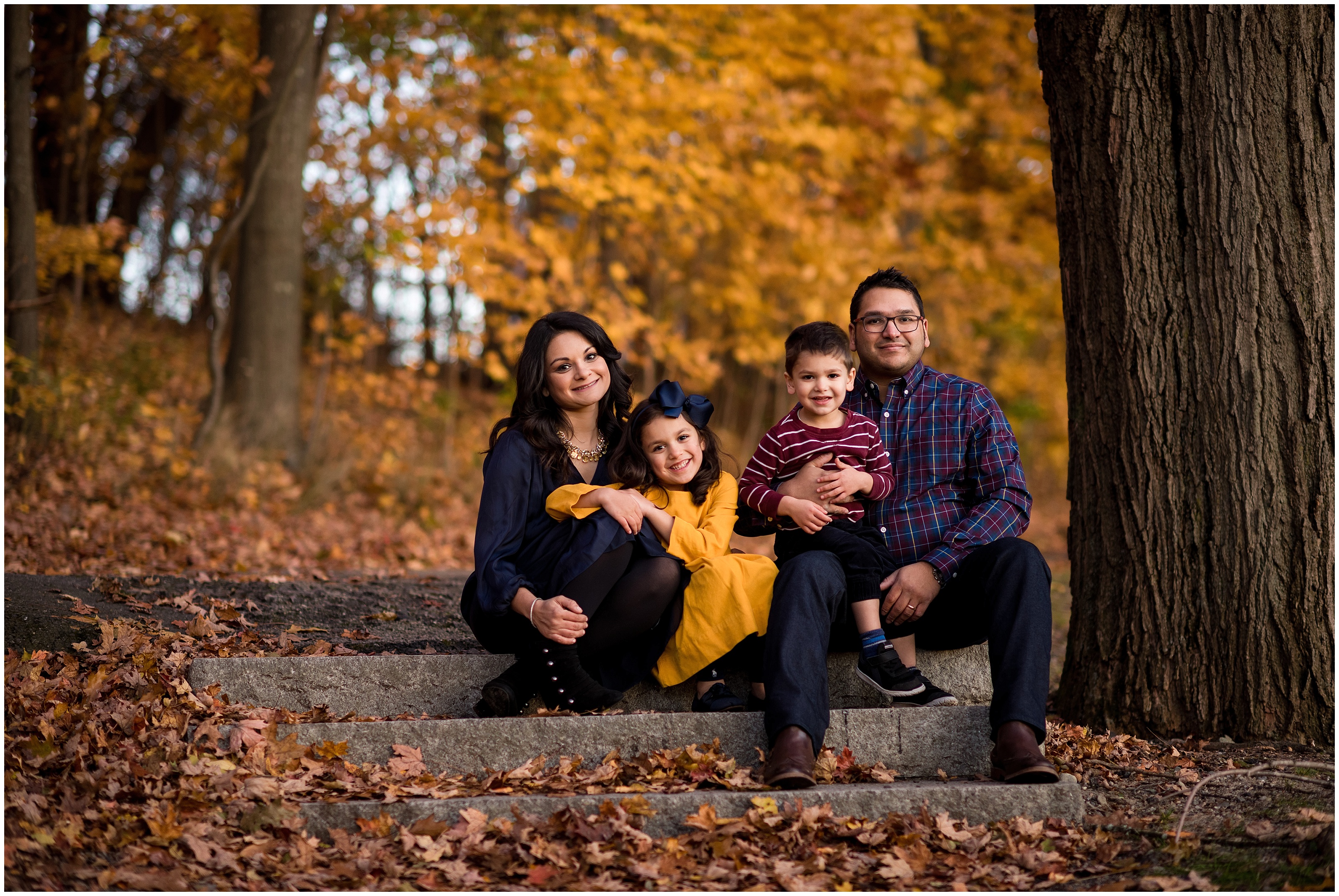 22-outdoor-fall-family-photo-outfits